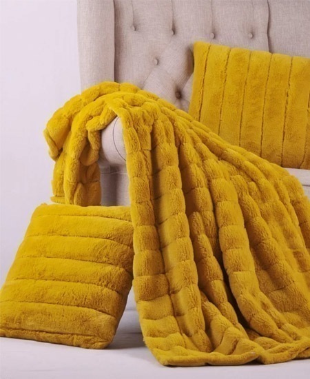Keep Cozy this Fall with These 7 Faux Fur Throws | InStyleRooms.com/Blog