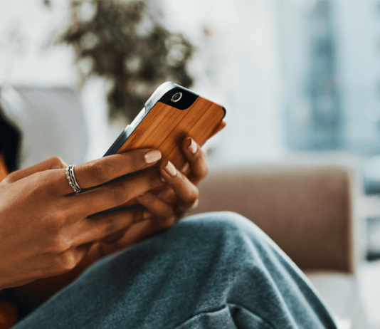 10 Helpful Therapists To Follow On Instagram